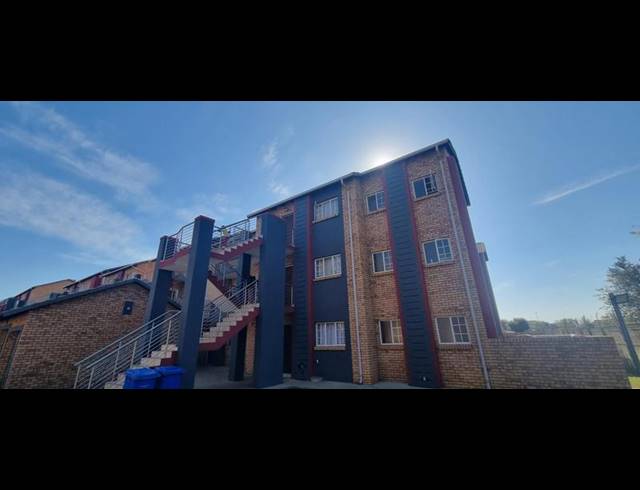 3 BEDROOM APARTMENT FOR SALE IN MONAVONI